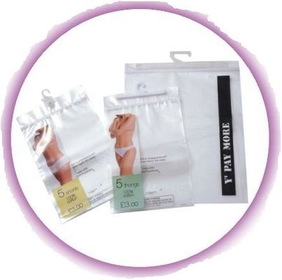 পুরুষদের আন্ডারওয়্যার / গার্মেন্টস জন্য হ্যাঙ্গার / হুক এবং জিপ লক সঙ্গে জল প্রমাণ পলি ব্যাগ