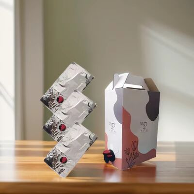 ওয়াইন, জুস, তেল এবং অন্যান্য তরল পণ্য প্যাকেজিংয়ের জন্য উপযুক্ত অ্যাক্সেসরিজ ট্যাপ স্পাউট সহ বাক্সে কাস্টমাইজড BIB ব্যাগ